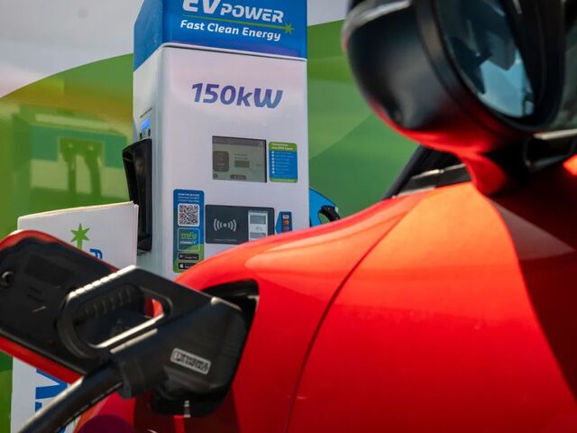 Publicly, at a rapid charger Block Image 2