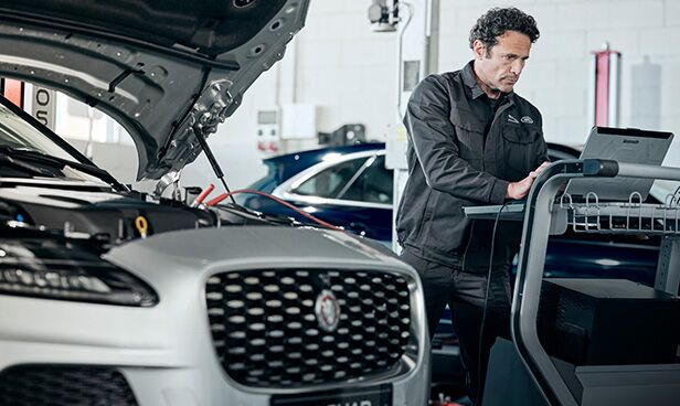 Servicing & MOT Image